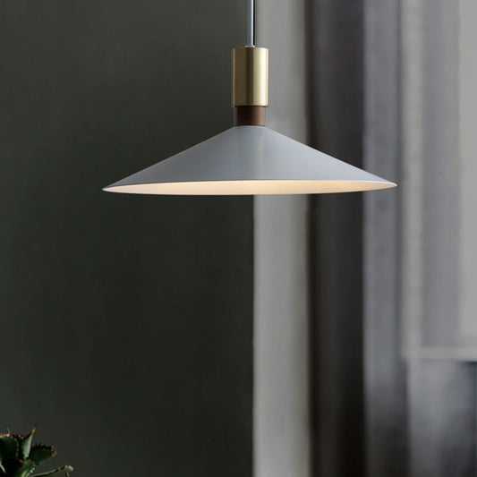 Minimalist Round Iron Pendant Ceiling Light